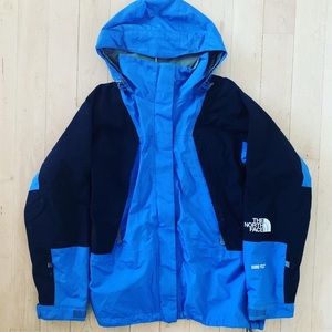 The North Face Vintage Mountain Light Goretex